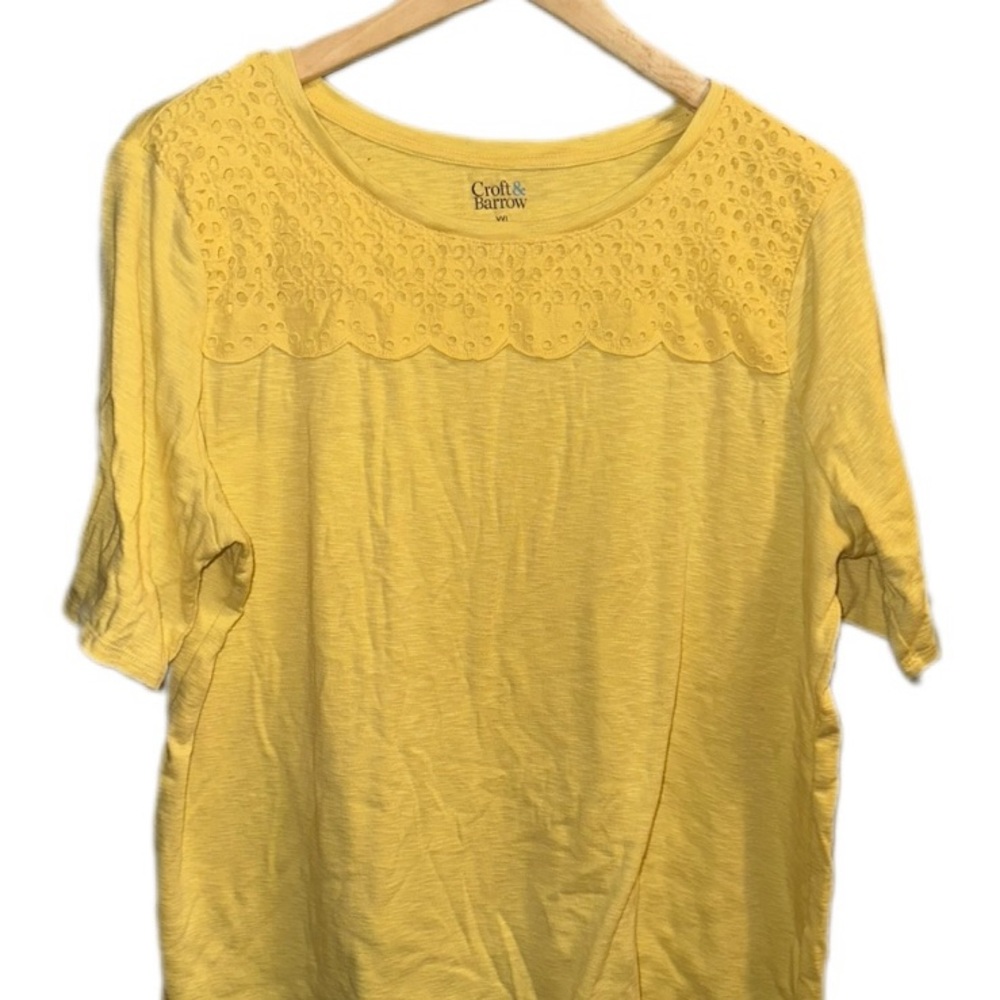 Croft & Barrow Yellow Relaxed Short Sleeve T-Shirt